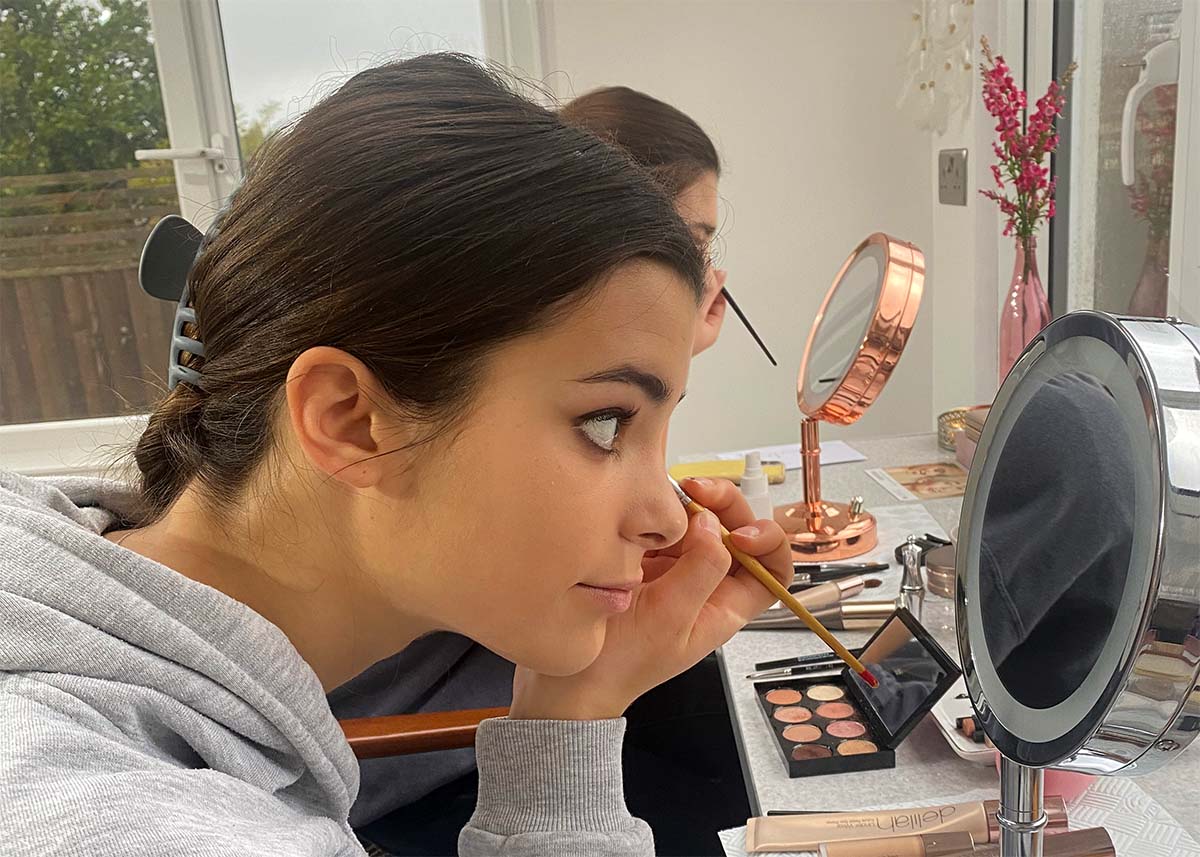 Makeup lessons for Teenagers